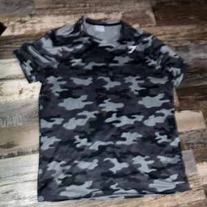 Camo Gymshark t-shirt, gym wear.